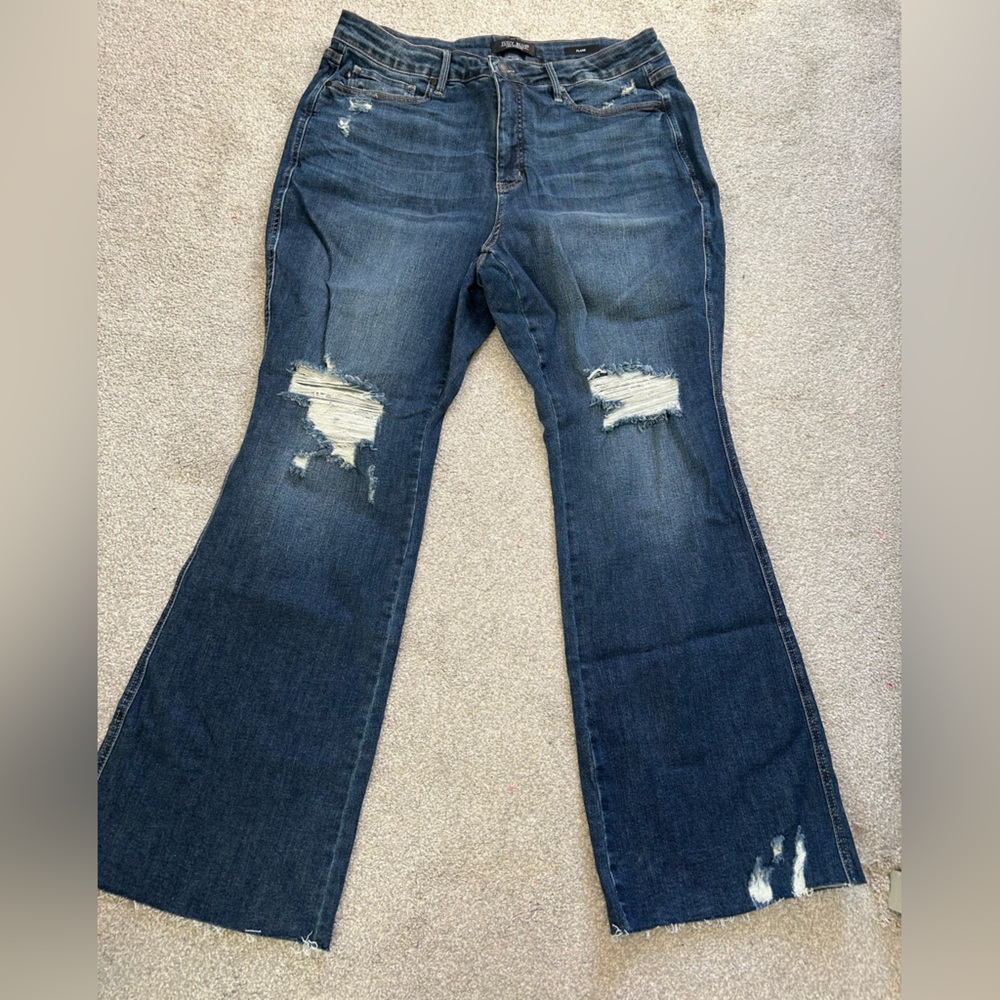 Judy Blue Women’s 20W Flare Jeans with Distressing and Raw Hem